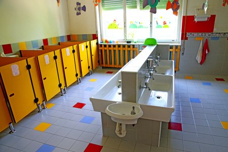 nettoyage-sanitaires-maternelle